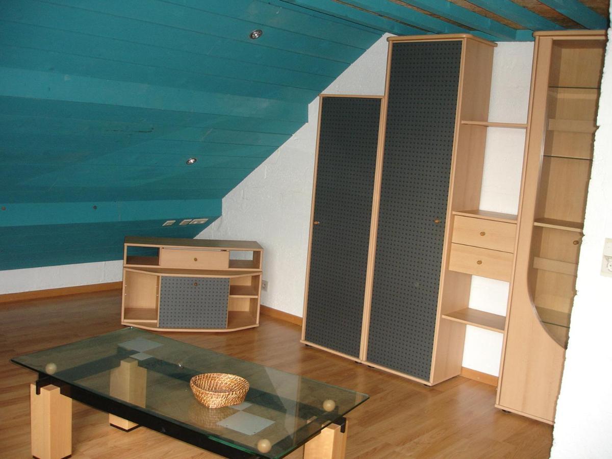 L'Appartement & Dortoir Chez Jean-Luc Baelen Exteriör bild